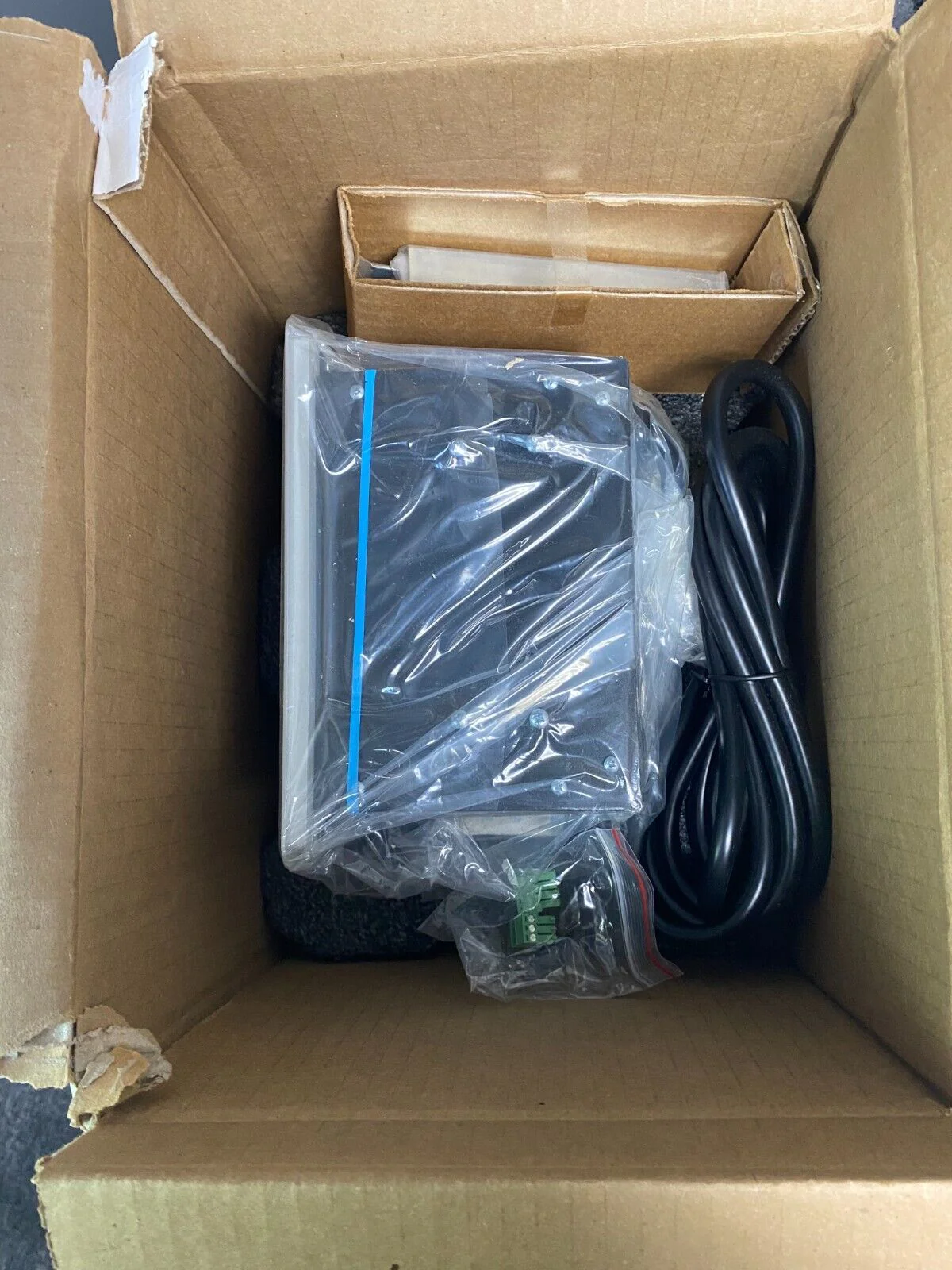 Crestron FT-PWR-D-LG-BALUM FlipTop Power Center, Large, Brushed Aluminum 6502822 - Image 3