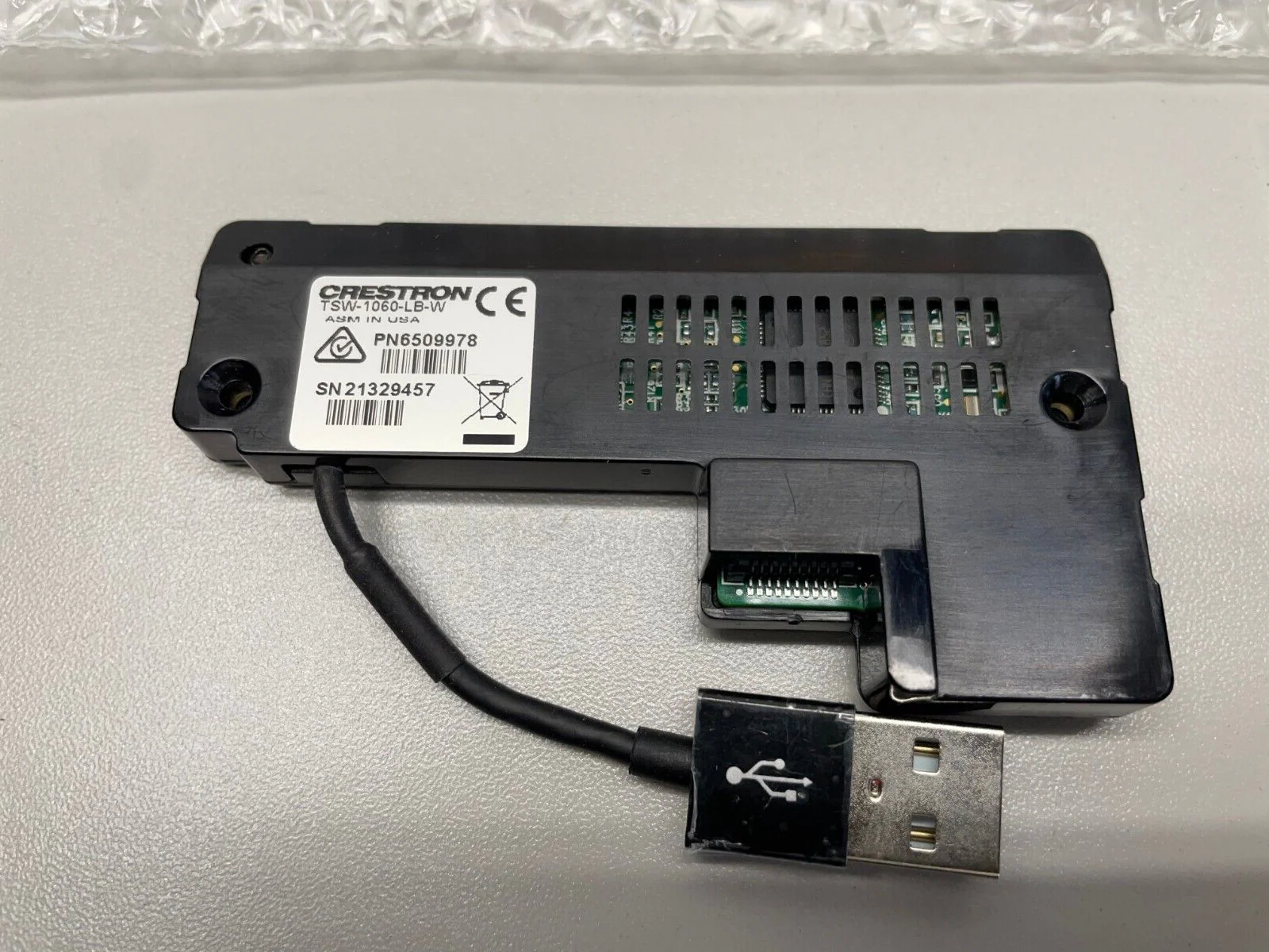 Crestron TSW-1060-LB-W 6509987 Room Availability Light Bar for TSW-1060 - Image 3